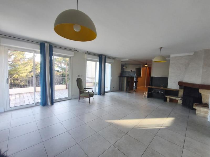 Appartement - 147 m² - 6 pièces