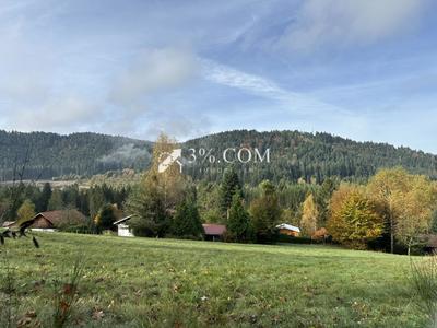 Terrain constructible - 1 800 m²