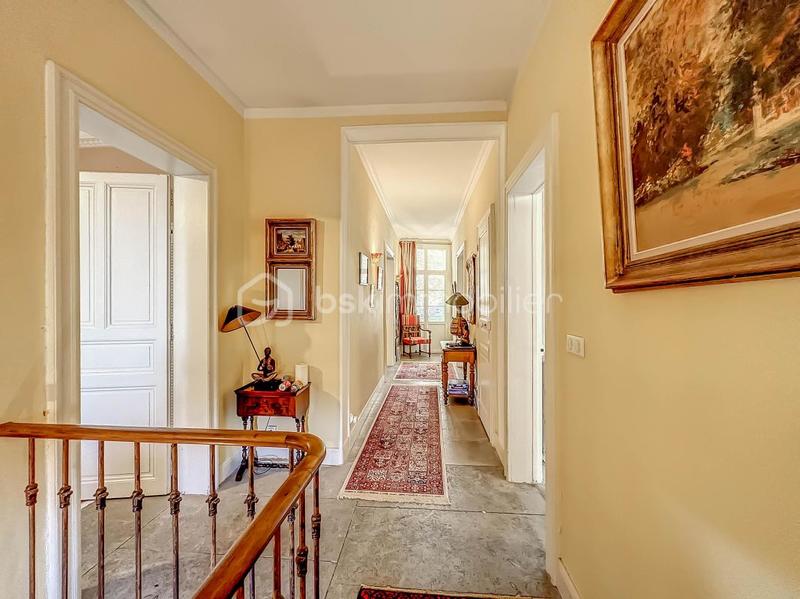 Propriété - 320 m² - 12 pièces