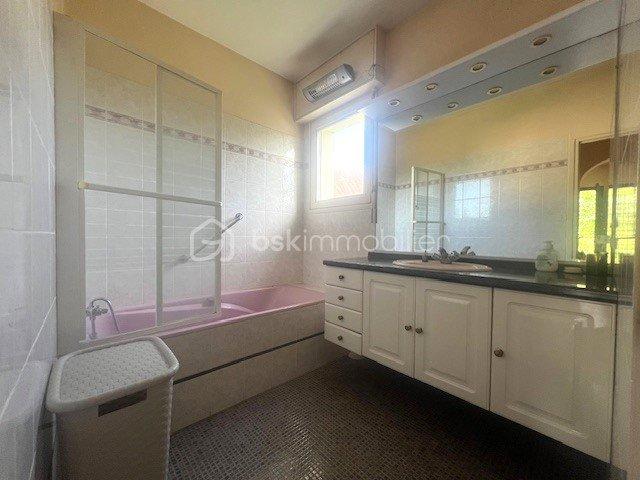 Maison - 106 m² - 5 pièces