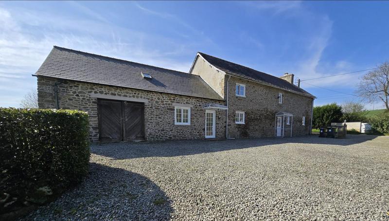 Maison traditionnelle - 217 m² - 8 pièces