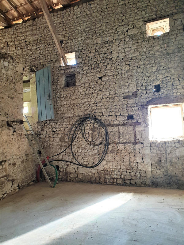 Grange - 123 m² - 4 pièces