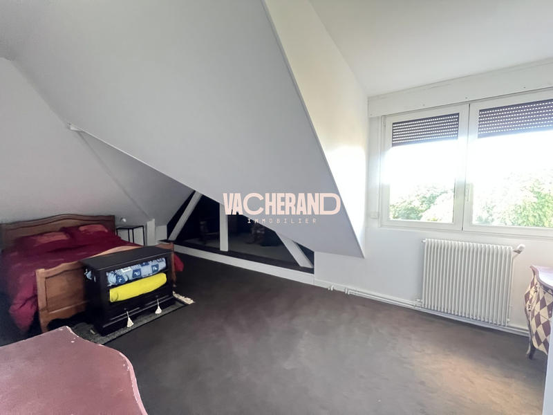 Maison - 250 m² - 6 pièces