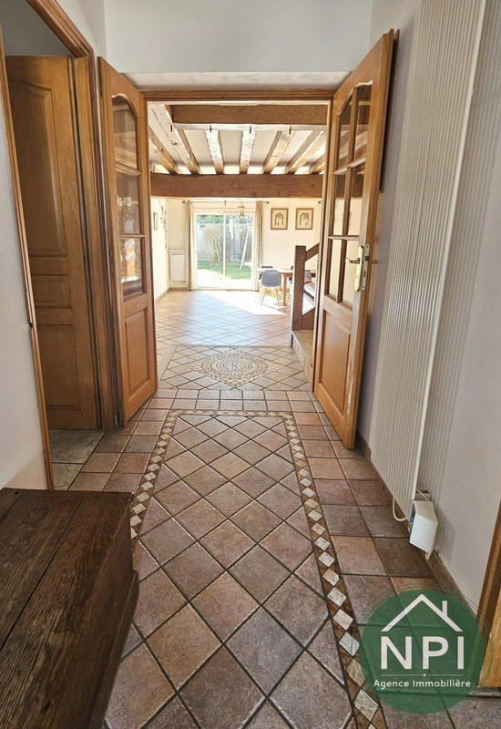 Maison - 280 m² - 9 pièces