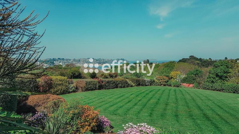 Maison - 208 m² - 5 pièces