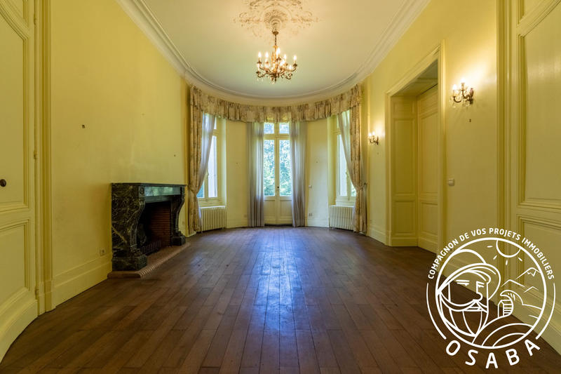 Château - 640 m² - 24 pièces