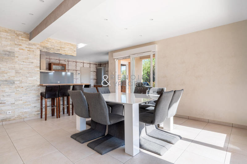 Maison - 270 m² - 7 pièces