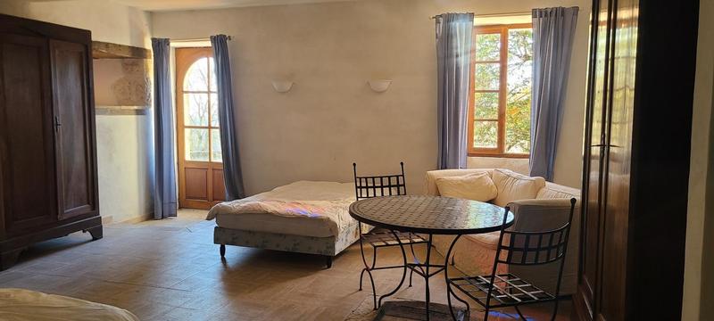 Demeure - 470 m² - 12 pièces