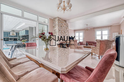 Maison - 340 m² - 10 pièces