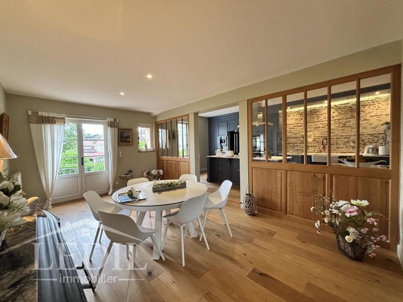 Maison en pierre - 300 m² - 6 pièces