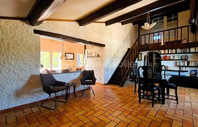 Demeure - 299 m² - 9 pièces