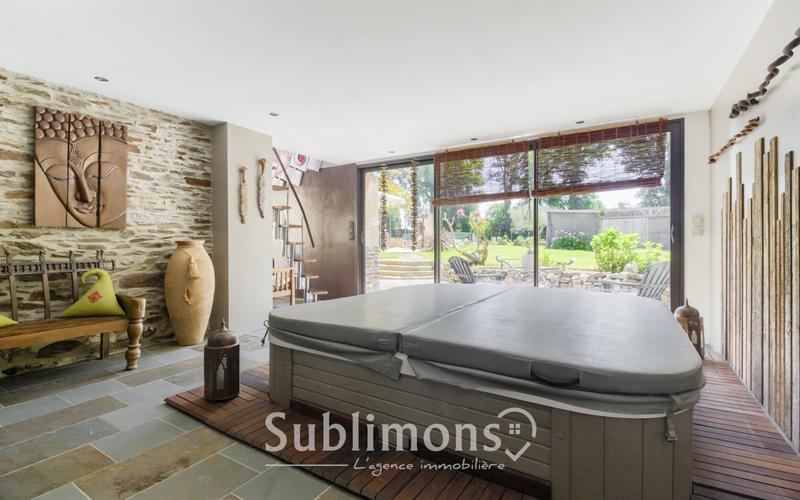 Maison - 263 m² - 8 pièces