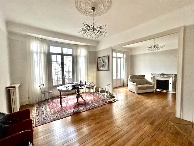 Appartement - 146 m² - 5 pièces