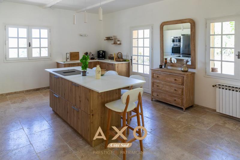 Maison - 200 m² - 7 pièces