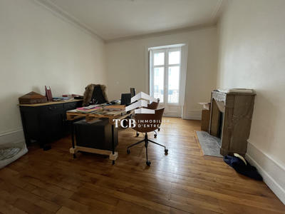 Bureau - 143 m²