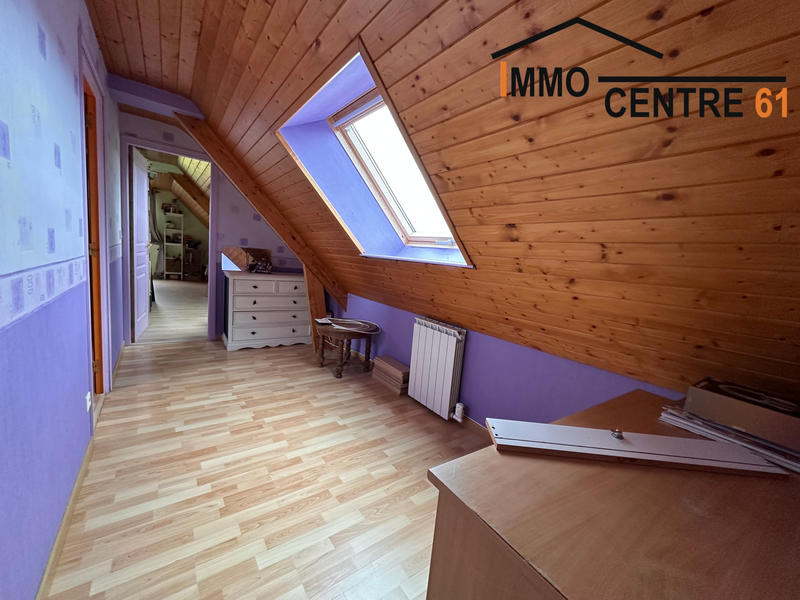 Maison - 238 m² - 10 pièces