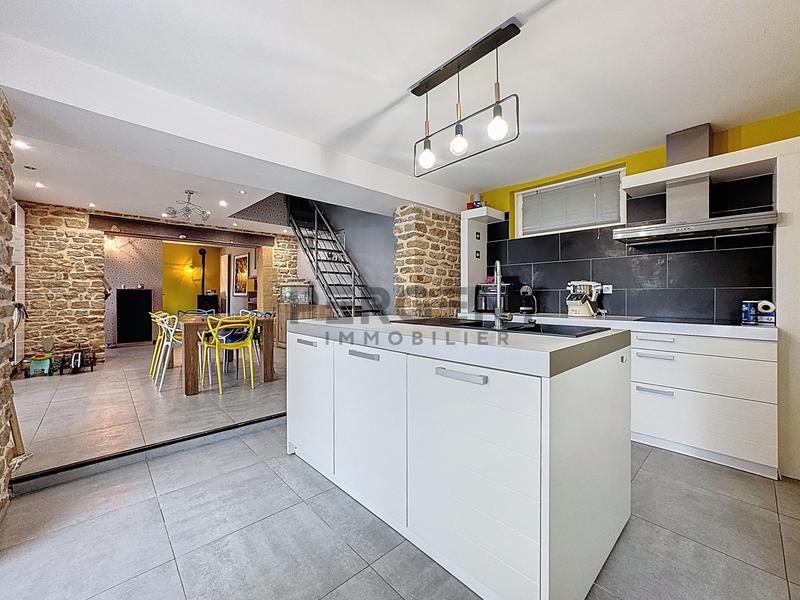 Maison - 190 m² - 6 pièces