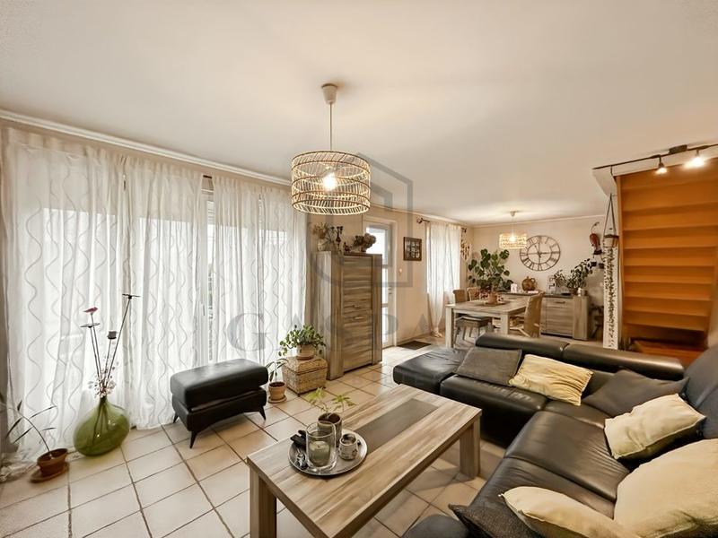 Maison - 95 m² - 5 pièces