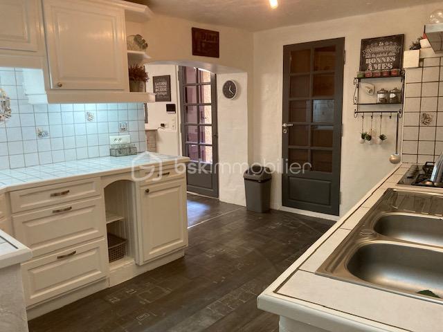 Maison de village - 180 m² - 8 pièces