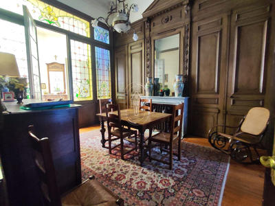 Maison - 276 m² - 9 pièces