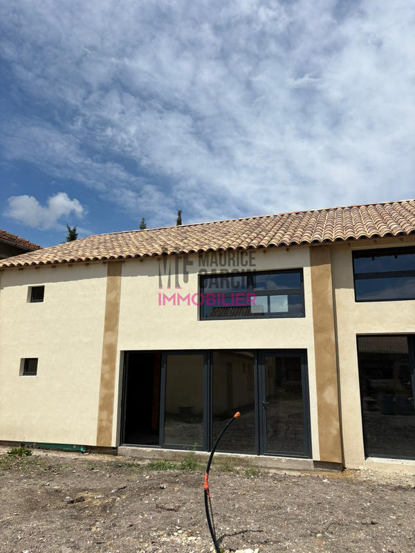 Maison - 97 m² - 3 pièces