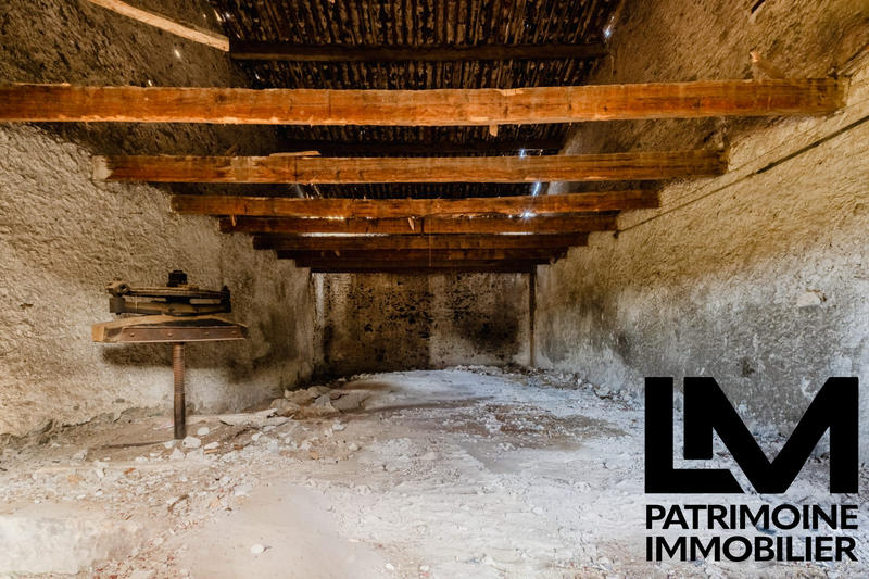 Maison - 340 m² - 1 pièce