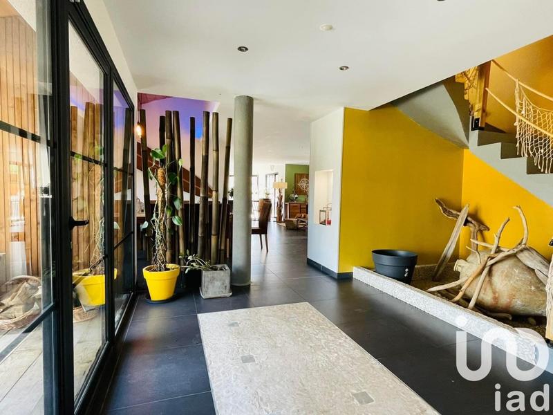 Maison - 400 m² - 12 pièces