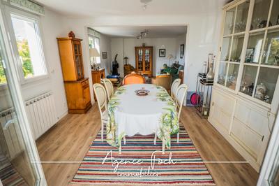 Maison - 190 m² - 6 pièces