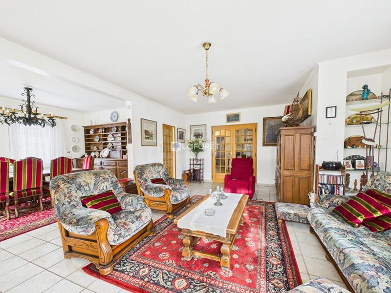 Maison - 187 m² - 8 pièces