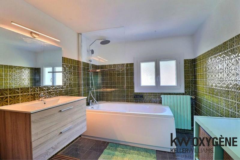 Maison - 178 m² - 10 pièces