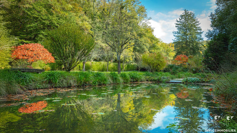 Maison - 250 m² - 6 pièces