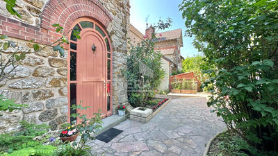 Maison - 229 m² - 10 pièces