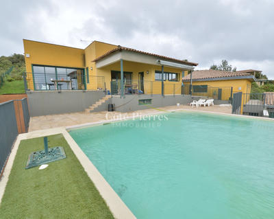 Villa - 300 m² - 7 pièces