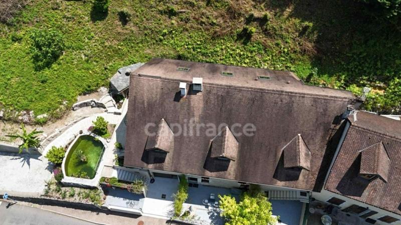 Maison - 290 m² - 11 pièces