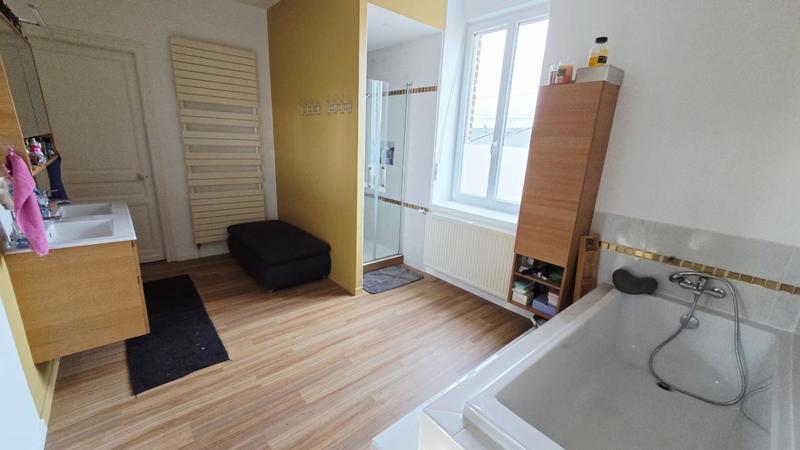 Maison de maîtres - 201 m² - 9 pièces