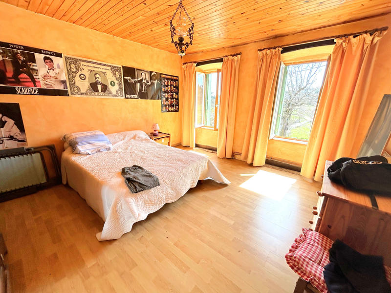 Maison - 104 m² - 4 pièces