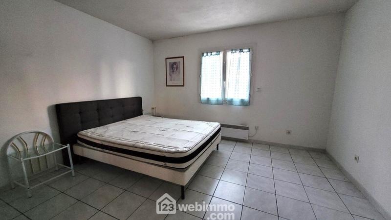 Maison - 222 m² - 8 pièces