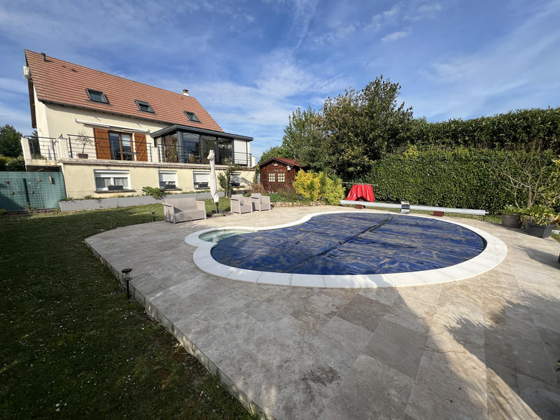 Maison - 140 m² - 5 pièces