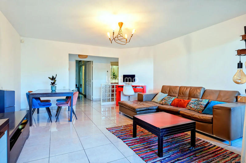 Appartement - 83 m² - 4 pièces