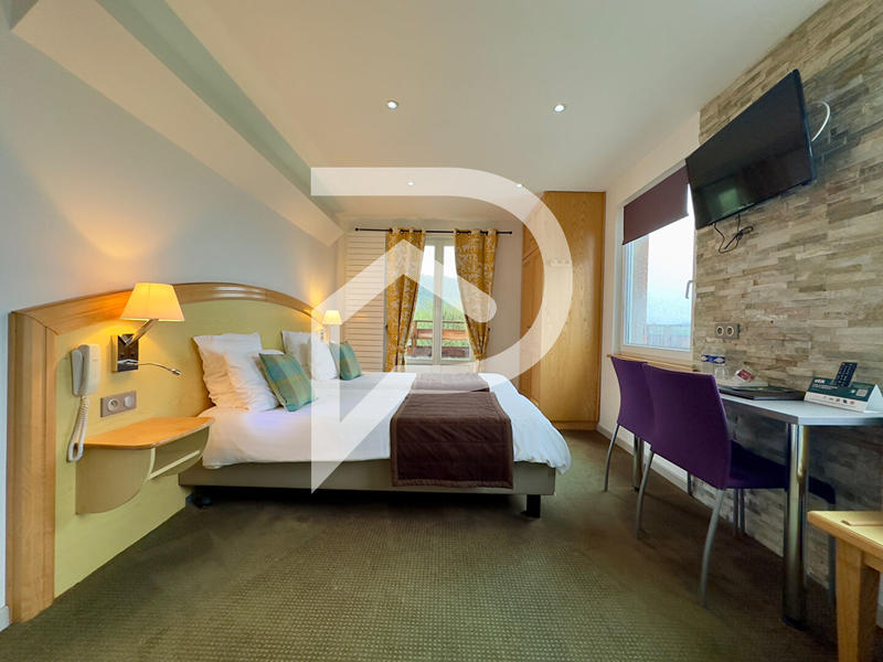 Local commercial - 2 000 m²