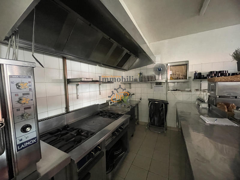 Fonds de commerce - Magasins - 330 m²