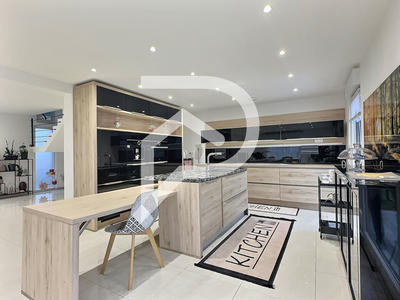 Maison - 174 m² - 6 pièces