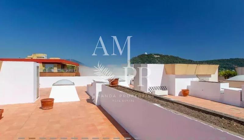 Appartement - 153 m² - 4 pièces