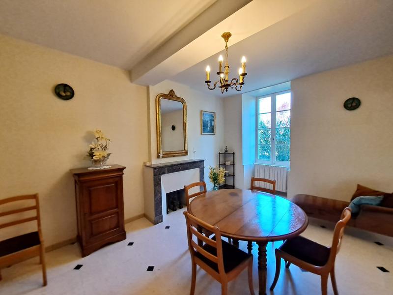 Maison - 292 m² - 14 pièces