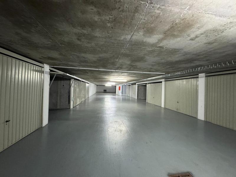 Parking / Garage - 12 m²