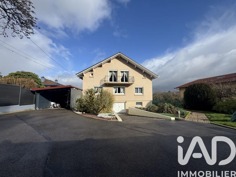 Maison - 243 m² - 7 pièces