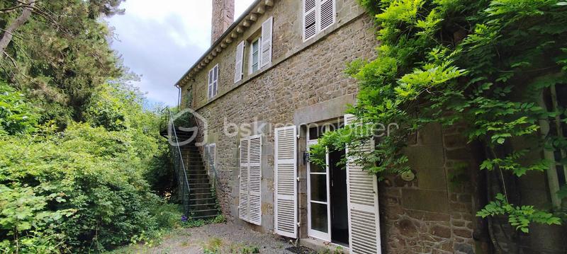 Château - 457 m² - 15 pièces