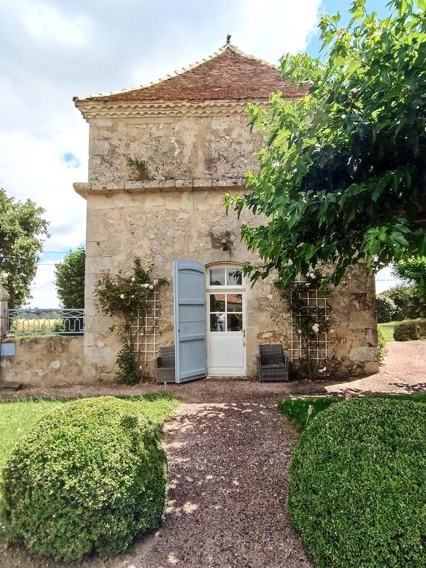 Maison - 350 m² - 8 pièces