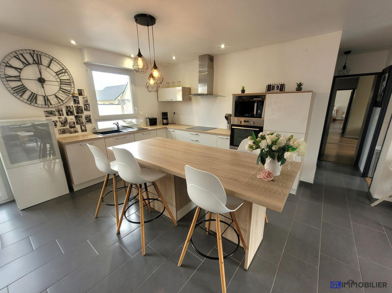 Maison - 96 m² - 4 pièces