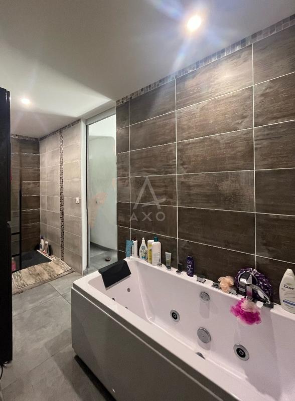 Maison - 106 m² - 5 pièces